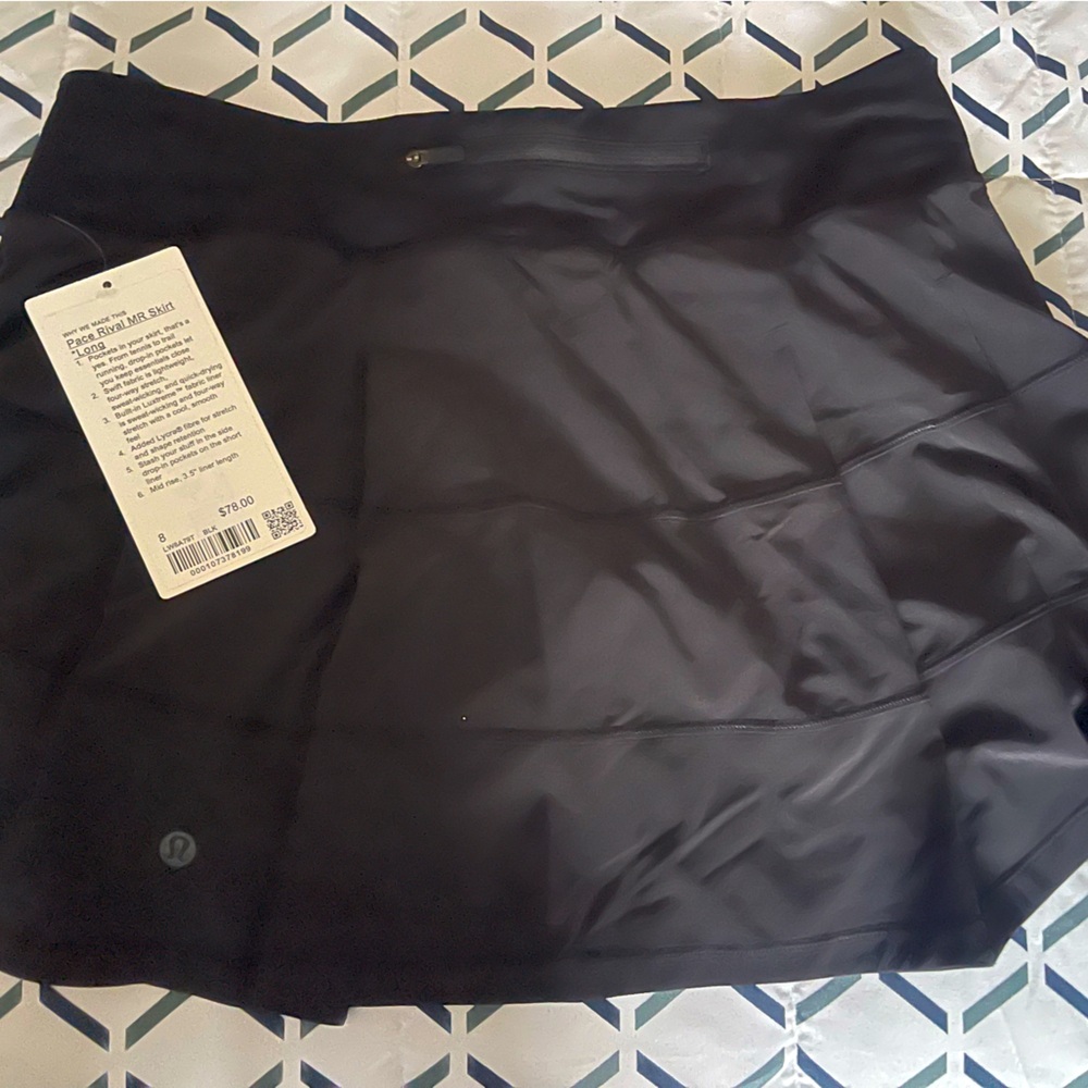 Brand new Lulu black skirt size 8 Long